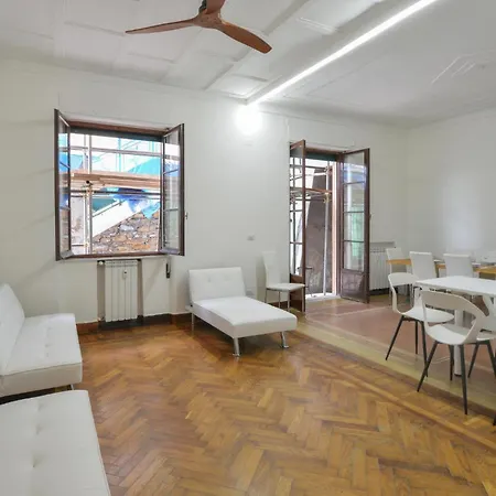 Pet Friendly In With Kitchen *