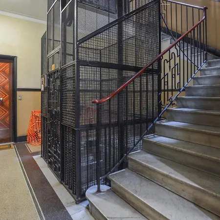 Apartment Pet Friendly In With Kitchen *
