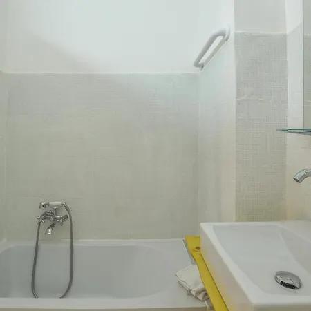 Apartment Pet Friendly In With Kitchen Genoa